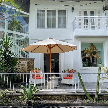 Beach House Canggu - 150M Berawa Beach Екстериор снимка