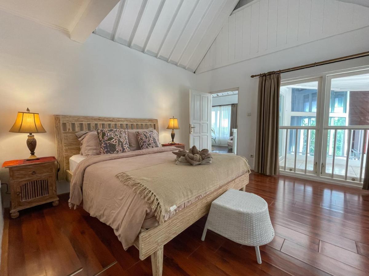 Beach House Canggu - 150M Berawa Beach Екстериор снимка
