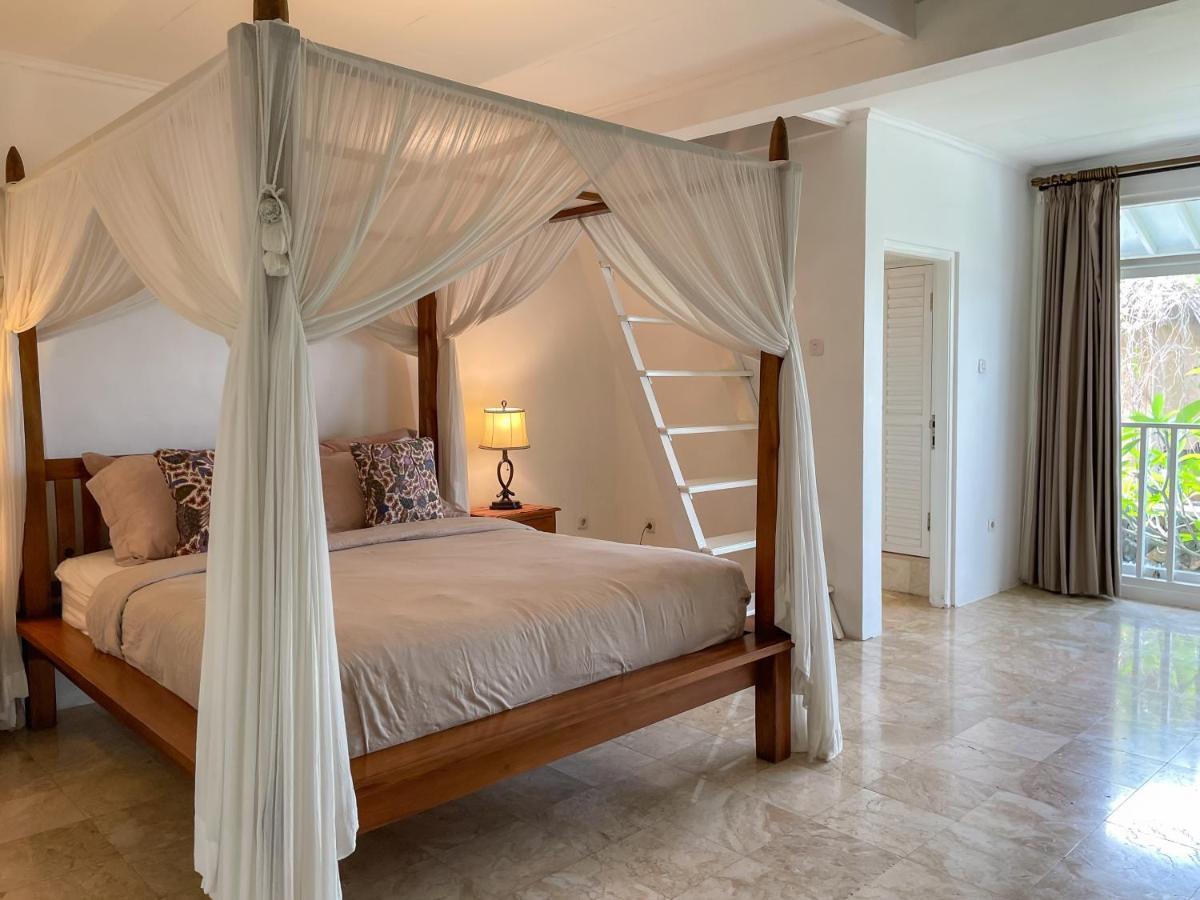 Beach House Canggu - 150M Berawa Beach Екстериор снимка