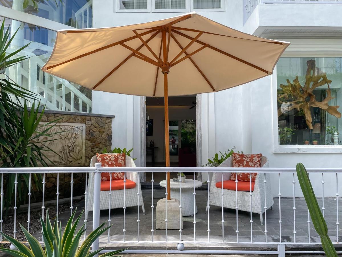 Beach House Canggu - 150M Berawa Beach Екстериор снимка