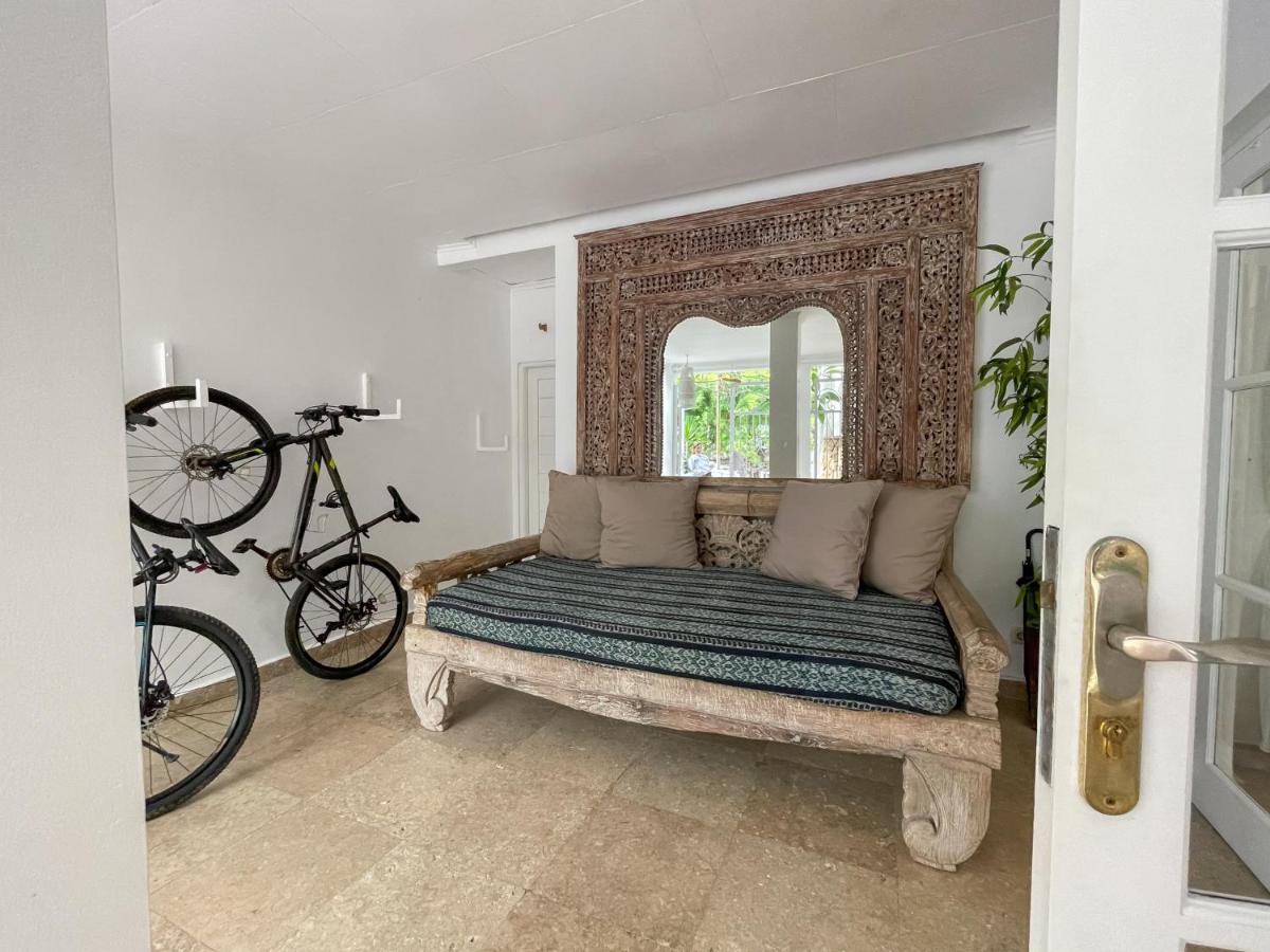 Beach House Canggu - 150M Berawa Beach Екстериор снимка