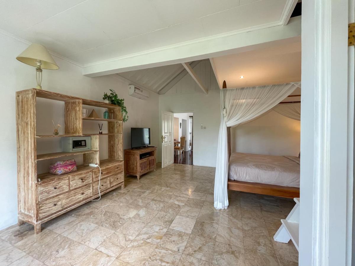 Beach House Canggu - 150M Berawa Beach Екстериор снимка