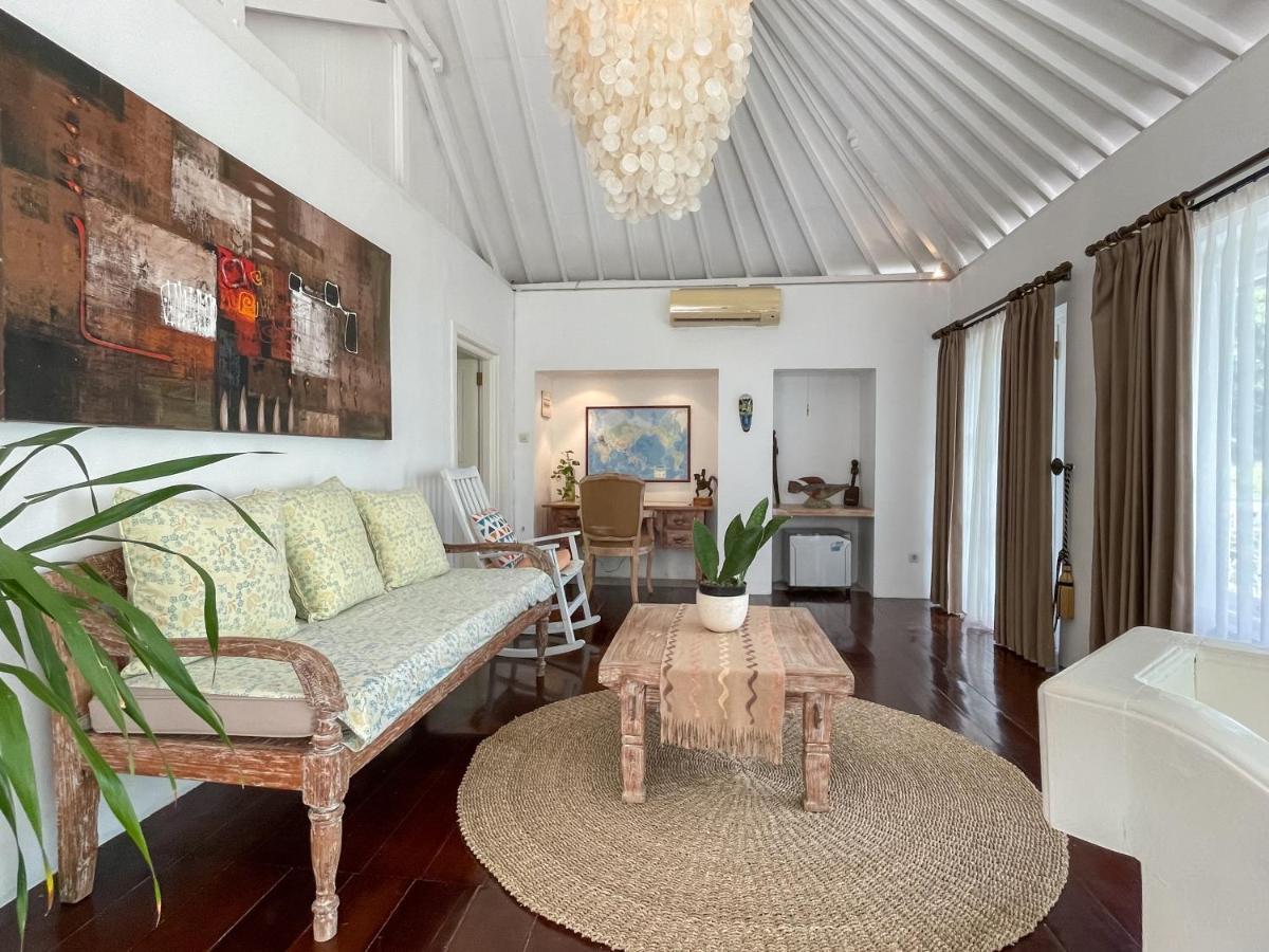 Beach House Canggu - 150M Berawa Beach Екстериор снимка