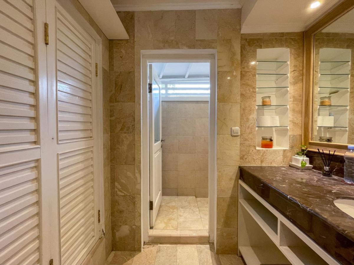 Beach House Canggu - 150M Berawa Beach Екстериор снимка