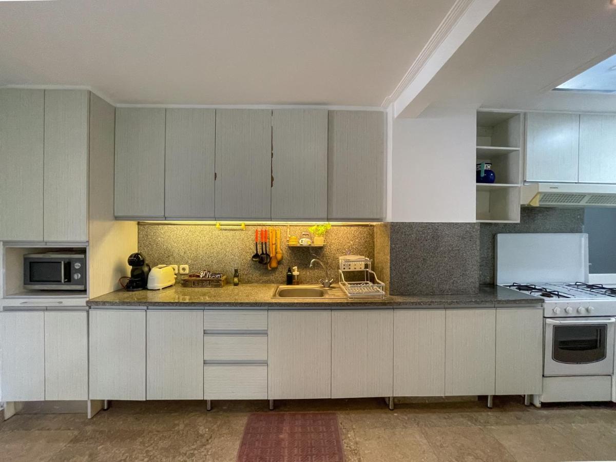 Beach House Canggu - 150M Berawa Beach Екстериор снимка