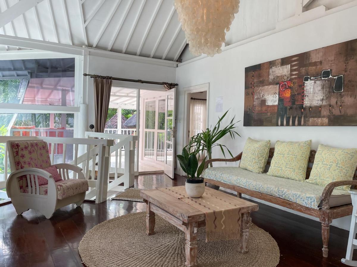 Beach House Canggu - 150M Berawa Beach Екстериор снимка