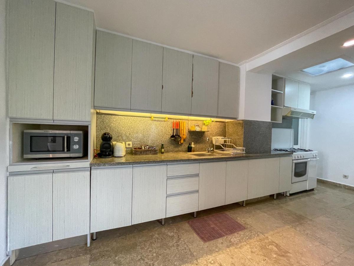 Beach House Canggu - 150M Berawa Beach Екстериор снимка