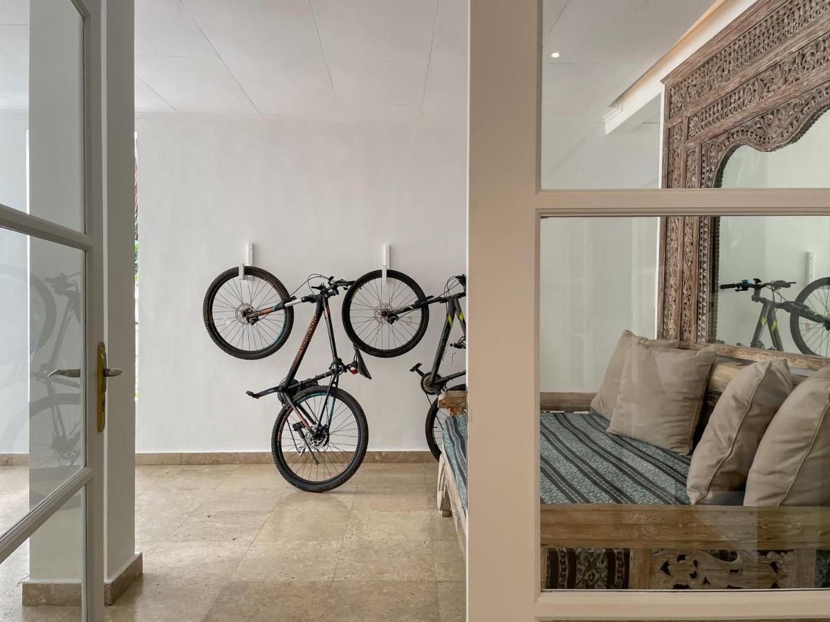 Beach House Canggu - 150M Berawa Beach Екстериор снимка
